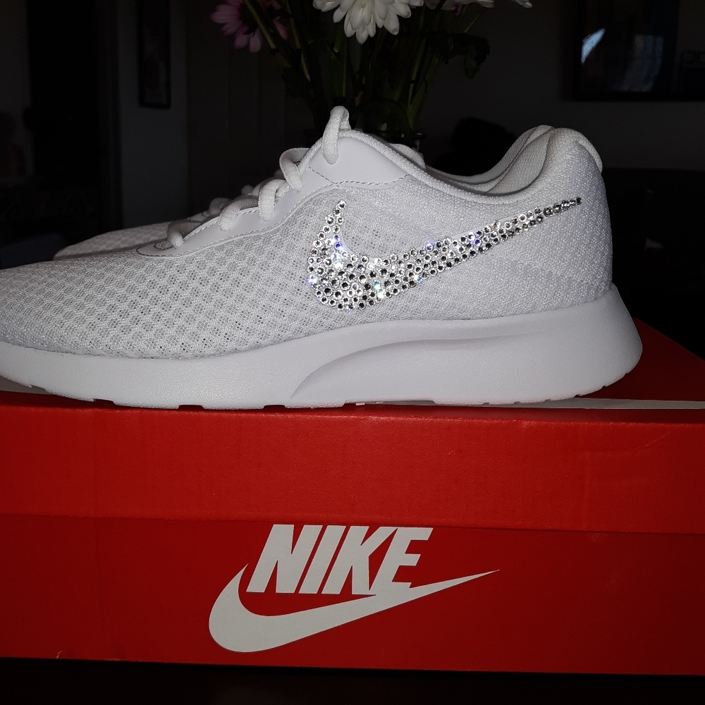 Women's Nike tanjun shoes customized swarvoski - Picture 1 of 3